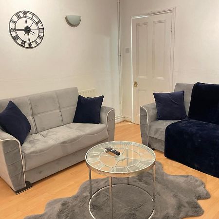 3 Bedrooms Comfortable Home With Jacuzzi Hot Tub Sleeps 10 Λέστερ Εξωτερικό φωτογραφία
