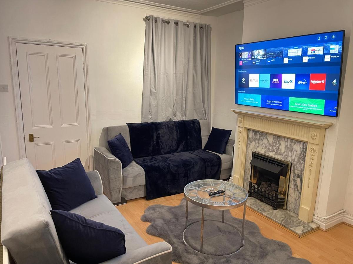 3 Bedrooms Comfortable Home With Jacuzzi Hot Tub Sleeps 10 Λέστερ Εξωτερικό φωτογραφία