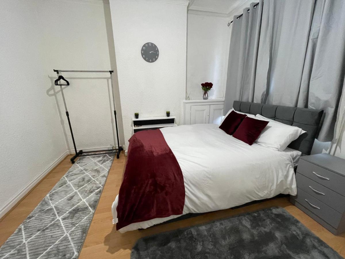 3 Bedrooms Comfortable Home With Jacuzzi Hot Tub Sleeps 10 Λέστερ Εξωτερικό φωτογραφία
